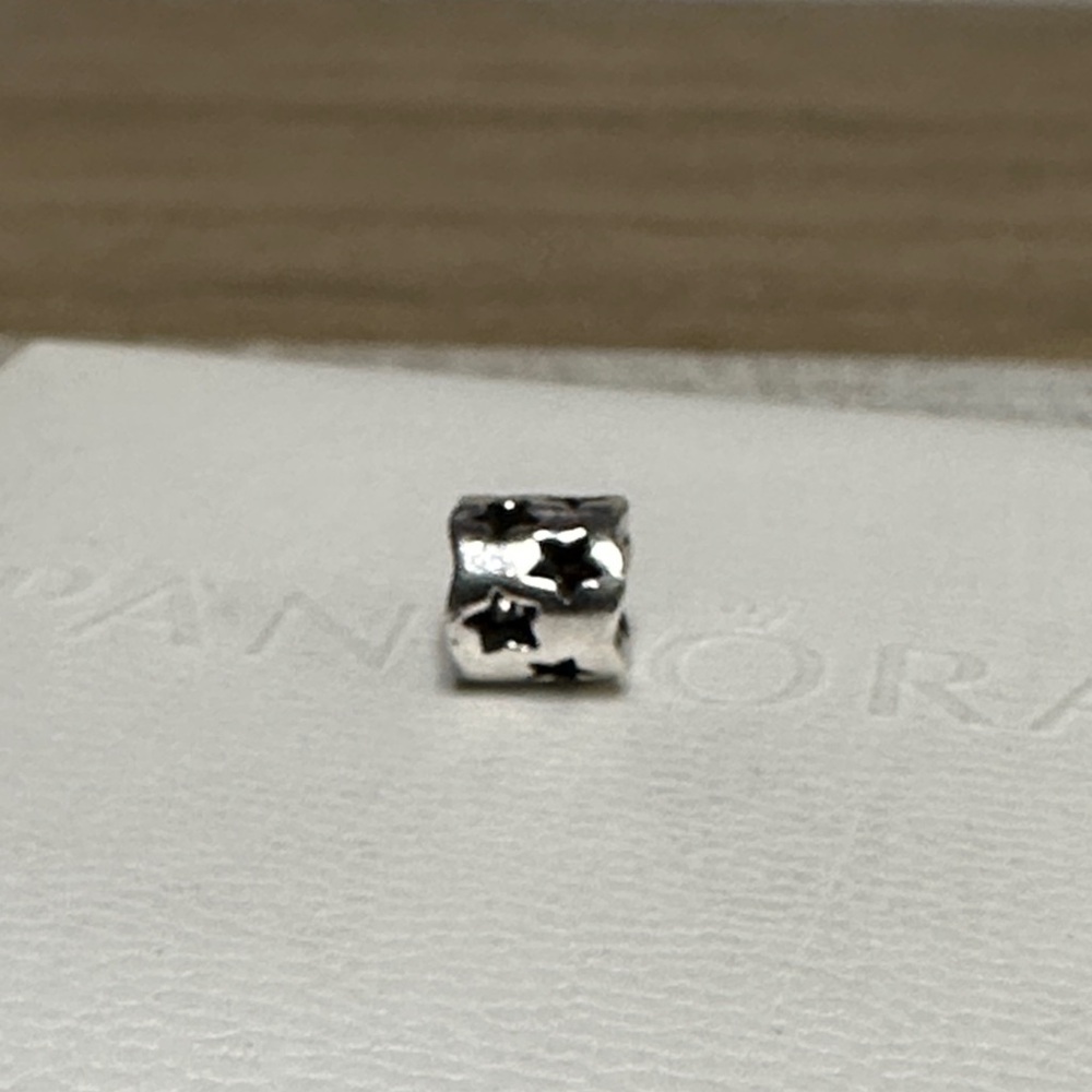 Pandora great shape sparkling star cut out s925 ale sterling silver charm